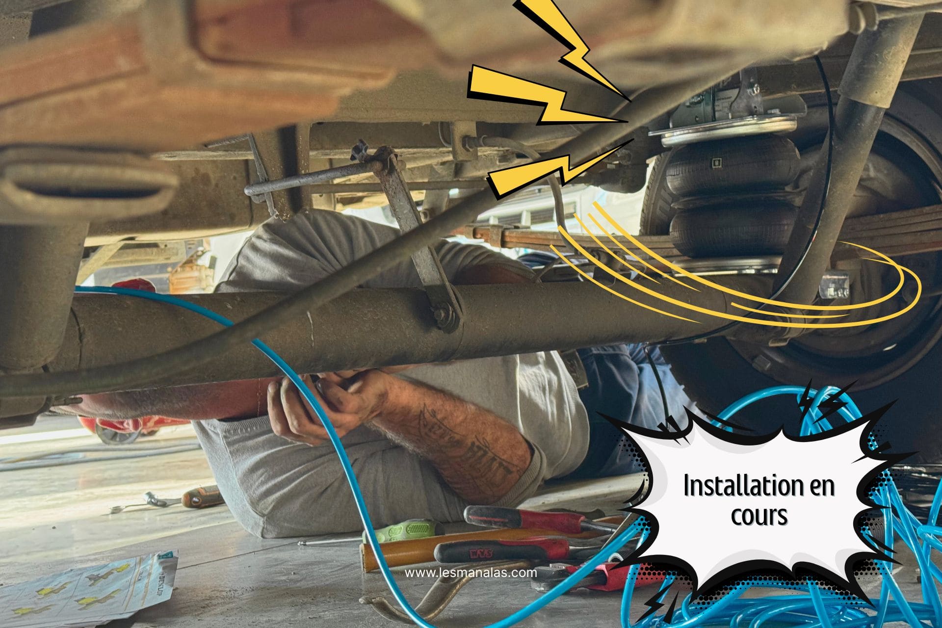 Installation en cours pour les suspensions pneumatiques sur notre camping-car