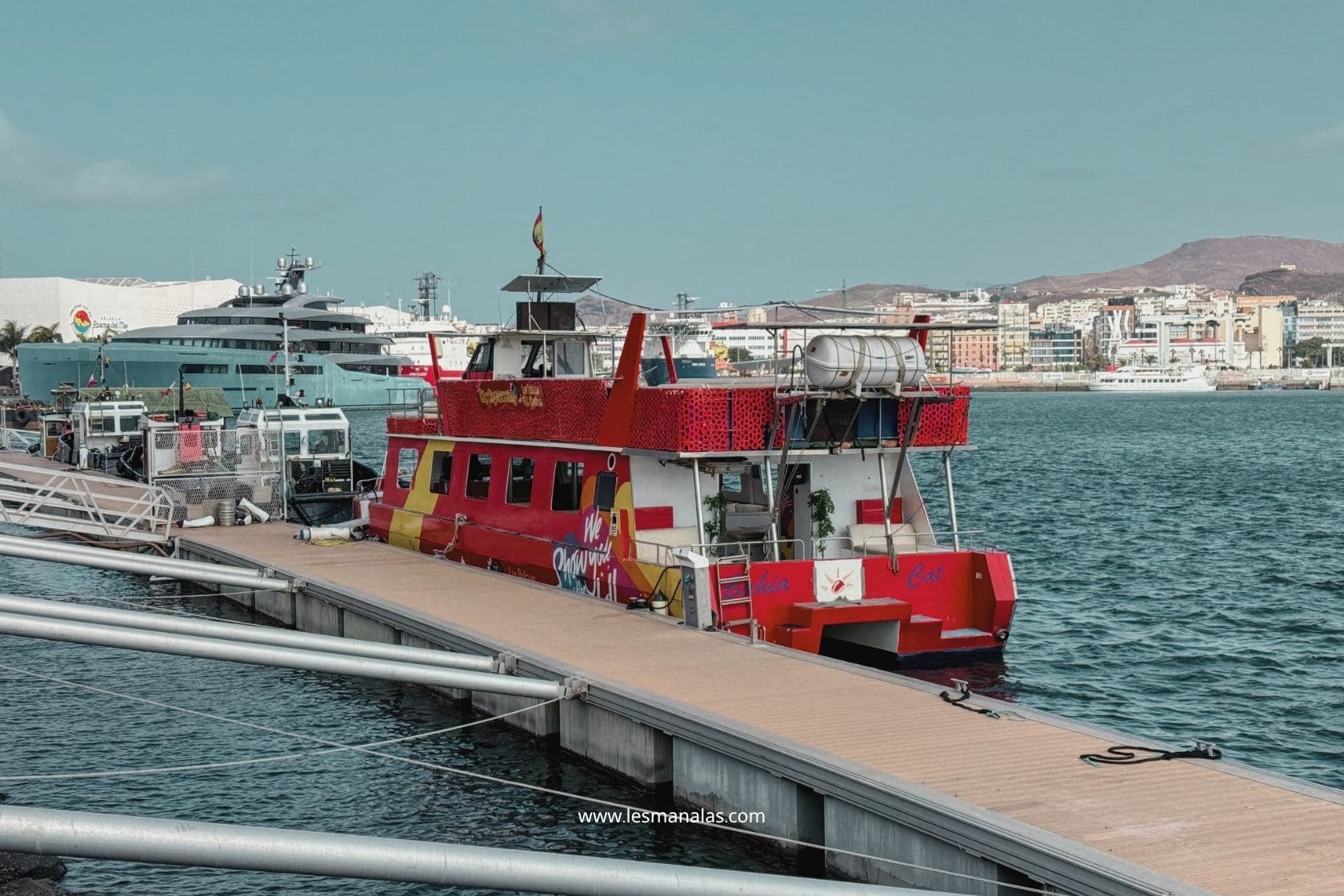 pass-las-palmas-boat