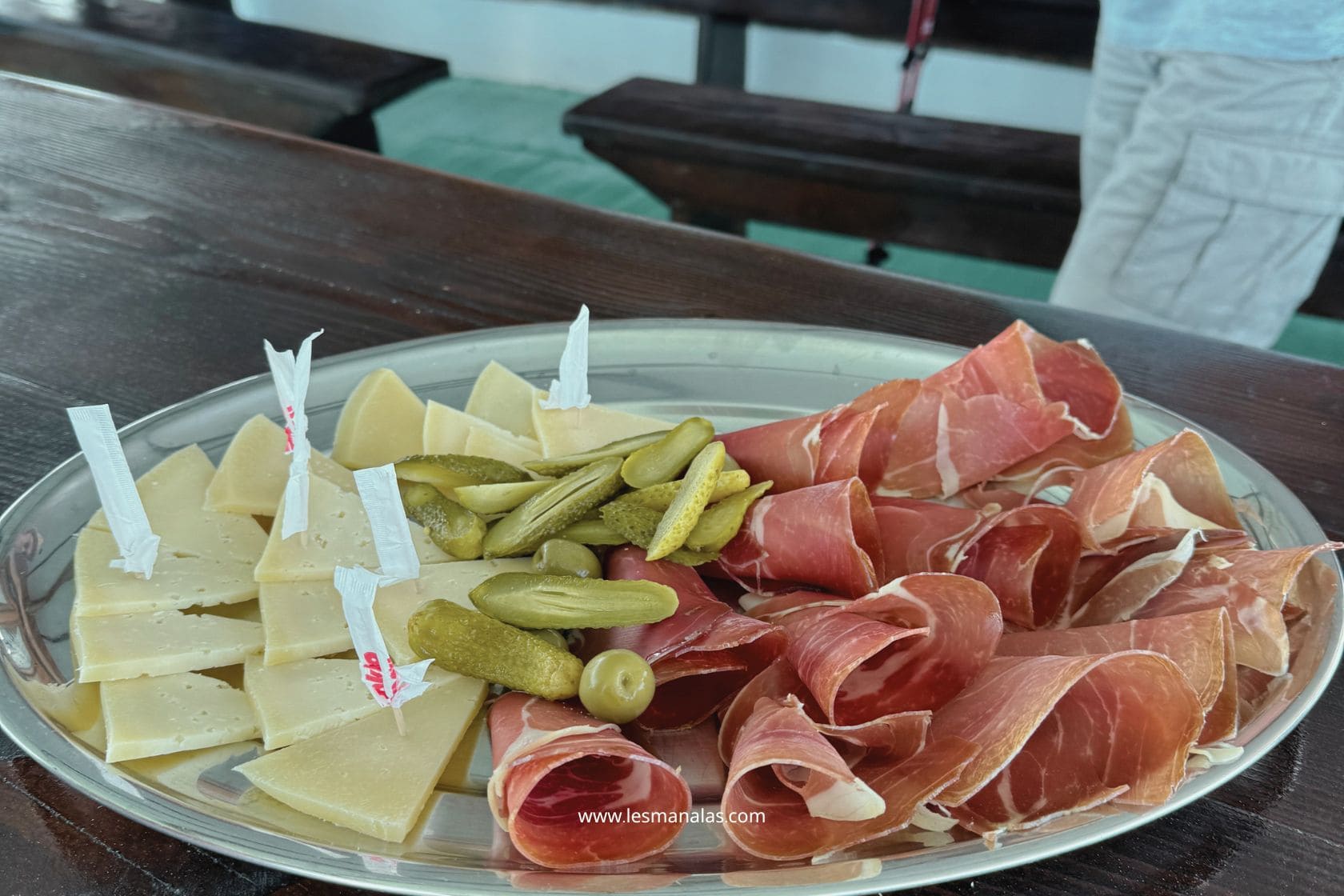 lesmanalas-croatie-gastronomie-charcuterie-fromage